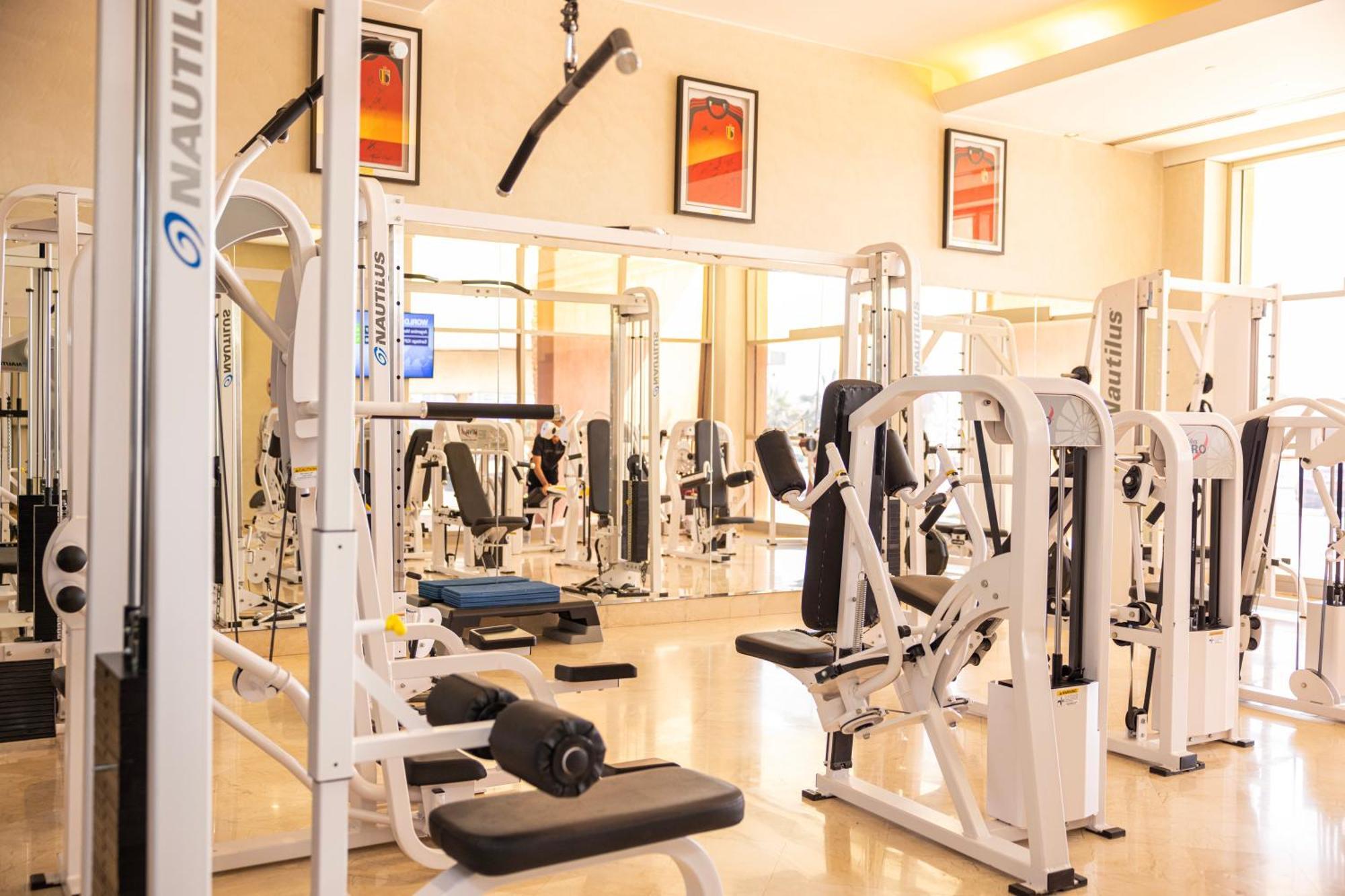 Marina Hotel Kuwejt Zewnętrze zdjęcie A Nautilus gym